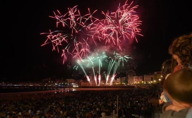 Scarsella Fireworks derrocha originalidad en su debut en el concurso de fuegos