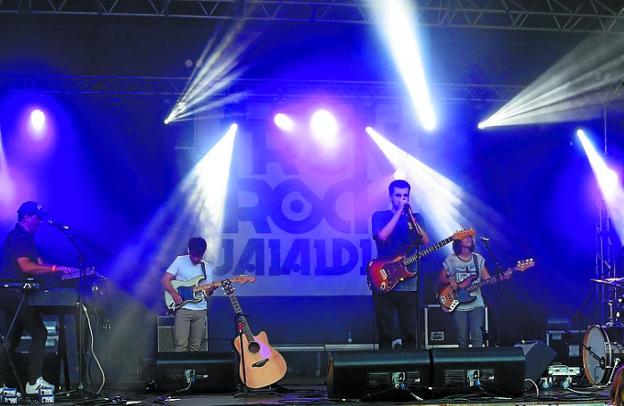 Irun Zuzenean. El nuevo festival cuenta con la financiación que se repartían el MEK y el Irun Rock y presenta un formato más cercano al primero de ellos./F. DE LA HERA/F.PORTU