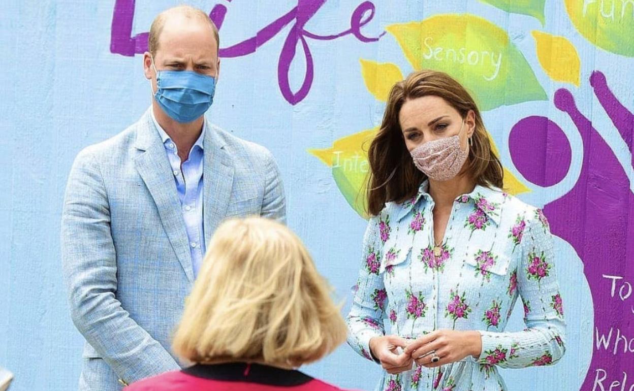 Amaia Arrieta diseña la primera mascarilla que ha usado Kate Middleton | El  Diario Vasco