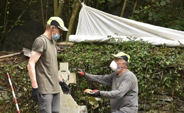 Si El Gigante De Altzo Esta En El Cementerio Vamos A Encontrarlo Y Si No Es Que Se Lo Llevo Alguien El Diario Vasco