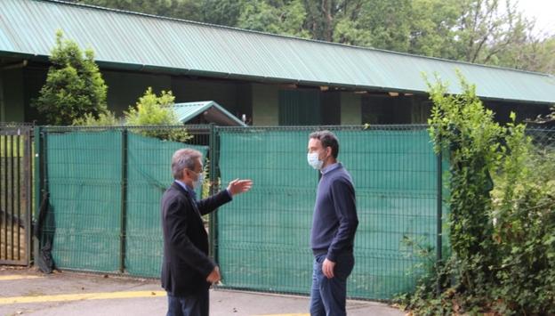 El portavoz Xabier Iridoy y el concejal Josu Igiñiz, en San Marcial-Txingudi./