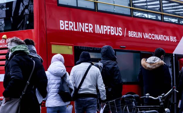 Vaccination bus on the streets of Berlin.