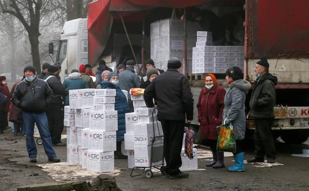 Distribution of humanitarian aid in the Ukrainian region of Donetsk.