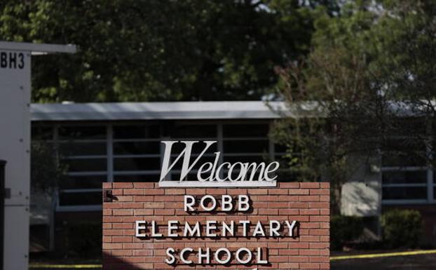 Robb Elementary School in Uvalde, Texas where the shooting occurred.