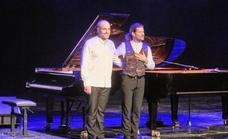 Los pianistas Juan de la Rubia y Marco Mezquida han ofrecido este lunes un recital intimista y atractivo./USOZ