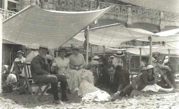 Lo mejor del sol: la sombra. / KUTXATEKA