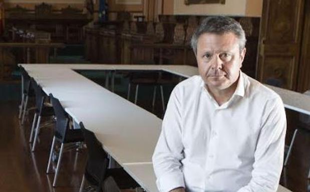 «Tenemos unanimidad para plantear que levanten las barreras de los peajes cuando hay colas»