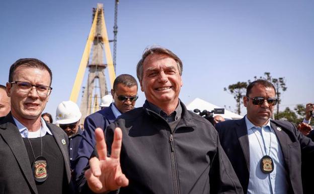 The Brazilian president, Jair Bolsonaro, this Wednesday during a visit to some works as part of the electoral campaign
