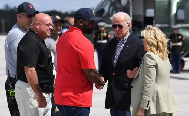 Joe Biden and First Lady Jill Biden upon arrival in Fort Myers, Florida. 