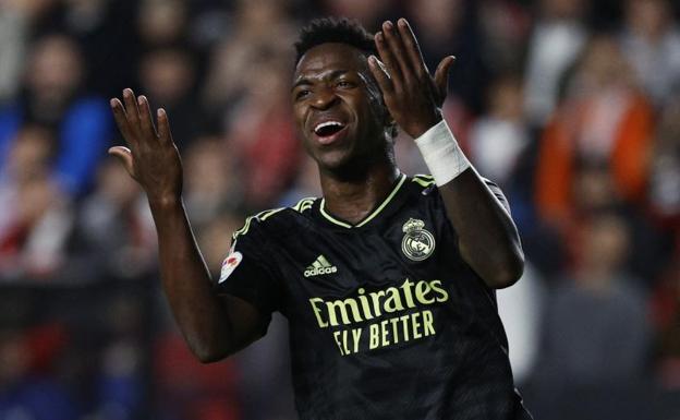 Vinicius regrets after failing an occasion in Vallecas. 