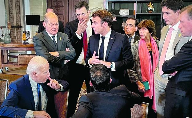 Pedro Sánchez, in the center, together with his US counterparts, Joe Biden;  Germany, Olaf Scholz;  France, Emmanuel Macron;  and Great Britain, Rishi Sunak, this Wednesday in Bali, during the G-20 summit.