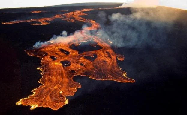 An aerial image from the US Geological Survey showing lava in the summit caldera of Mauna Loa in Hawaii. 
