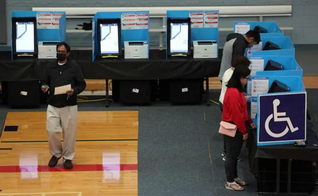 Voting at a polling station in Norcross, Georgia. 