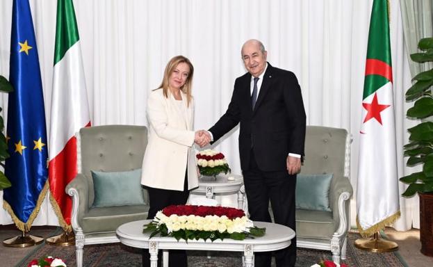 Giorgia Meloni during the meeting this Monday in Algiers with President Abdelmadjid Tebboune. 