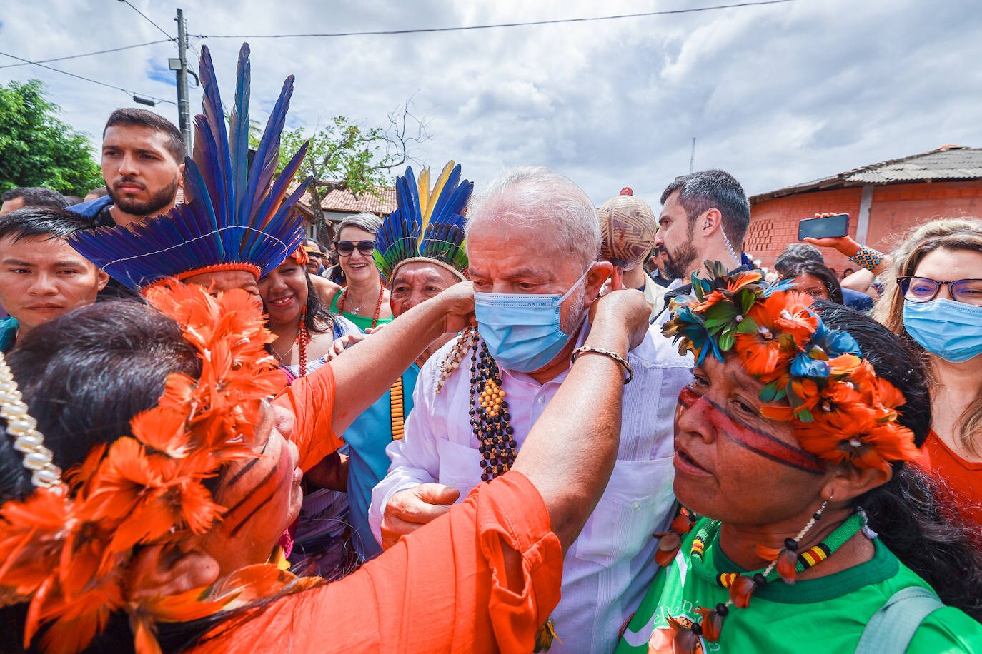 Brazilian President Lula da Silva during his visit to the territory of the Yanomami indigenous population 