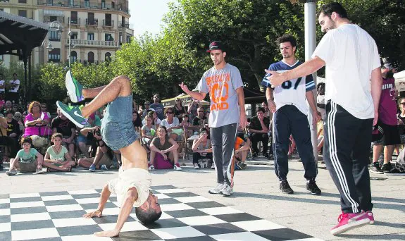 Resultado de imagen de BAILES URBANOS QUE SON