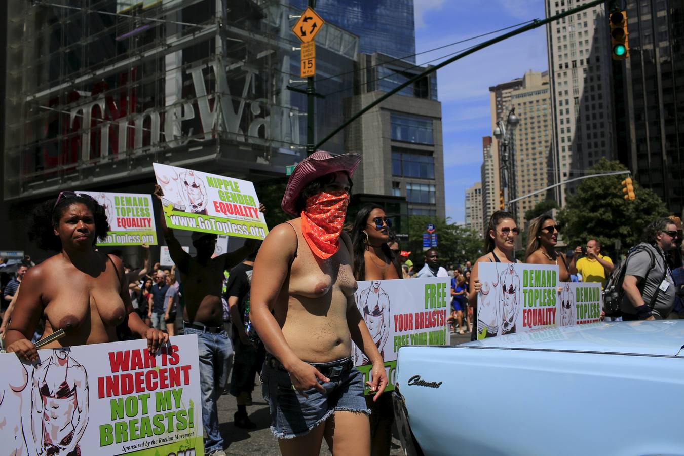 Topless women of manhattan, nud penise