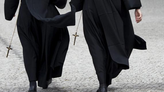 Isabel y Federica, dos monjas que cuelgan los hábitos para casarse entre ellas | El Diario Vasco