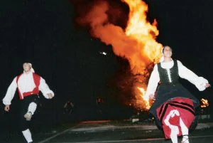 Los Txorimalos Calentaran Las Danzas En Torno Al Fuego El